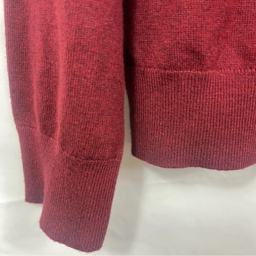 Banana Republic Men's Deep Red V-Neck Sweater